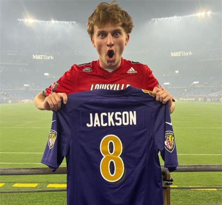 Wehoopin (TikTok Star) - Age, Birthday, Bio, Facts, Family, Net Worth, Height & More