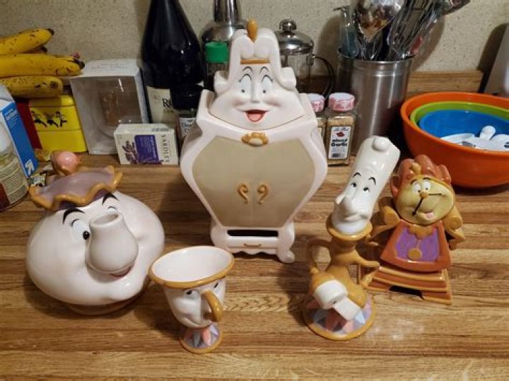 What is the teapots name in Beauty and the Beast?