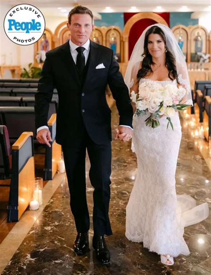 Who did Samantha Burton married?