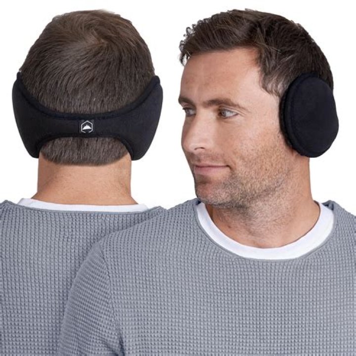 Why does Billie Lourd wear ear muffs? – Celebrity.fm – #1 Official Stars, Business & People Network, Wiki, Success story, Biography & Quotes