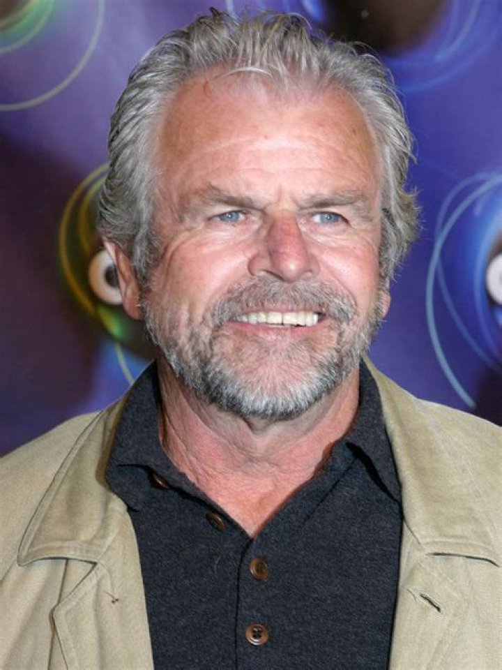 William Devane Biography, Age, Height, Wife, Net Worth, Family