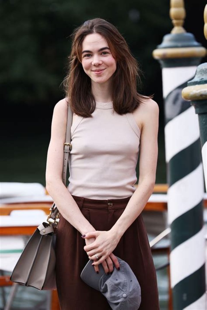 Who is Ximena Lamadrid? Wiki, Age, Boyfriend, Height, Family, Bio & More