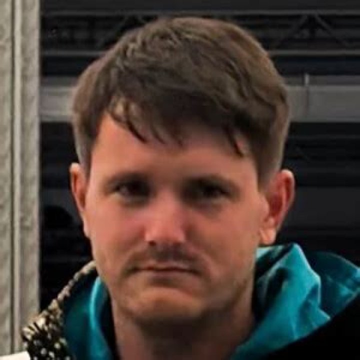 Zach Frank (Painter) - Age, Birthday, Bio, Facts, Family, Net Worth, Height & More